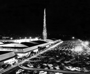 212 ft tall Christmas tree, Seattle, 1950 mall opening.png
