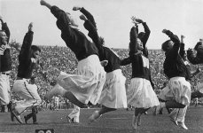 cheerleaders.jpg